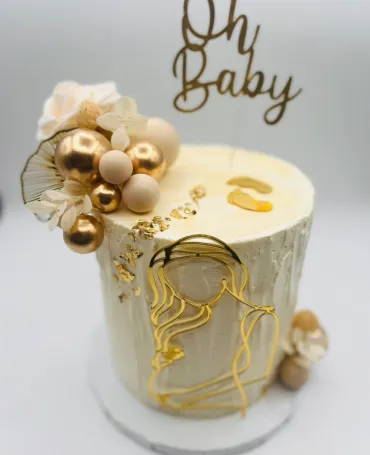 Fruit-topped sponge cake Maison De Treats